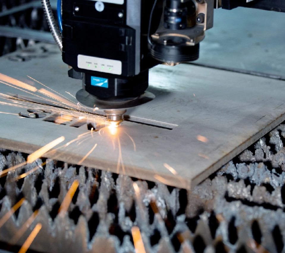 Fiber laser cutting system source head platform and assist gas