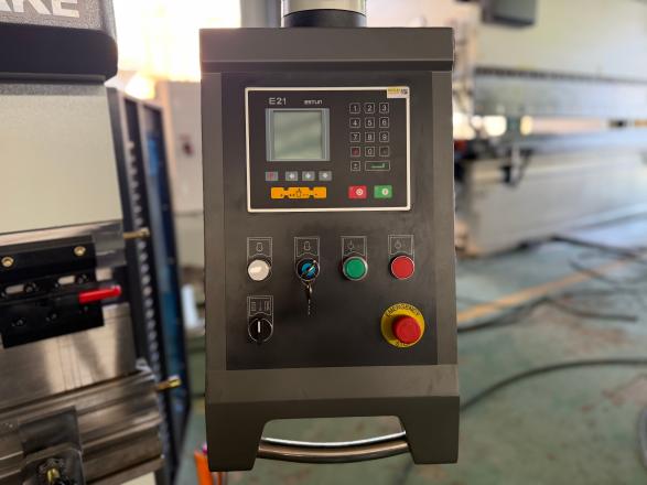 ESTUN E21 controller on a BEIGEMA NC press brake